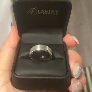 Men’s wedding band size 7